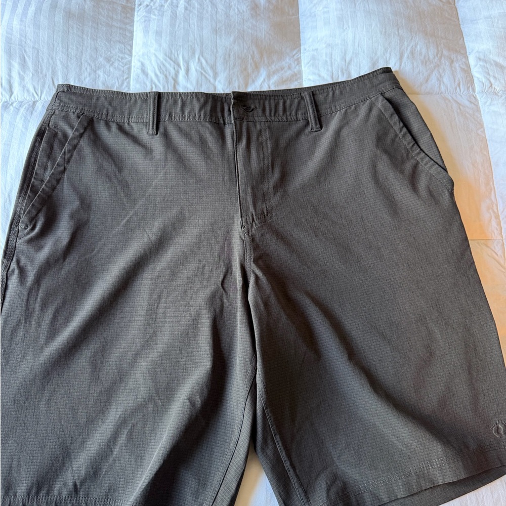 Hang Ten Men's Dark Gray Flat Front Shorts